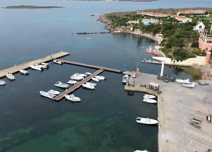 A Vacation On A Private Island * קרלופורטה